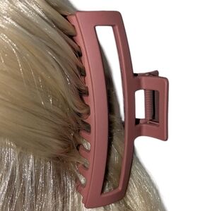 🍁 3/$15 Boutique Rectangle Claw Hair Clip